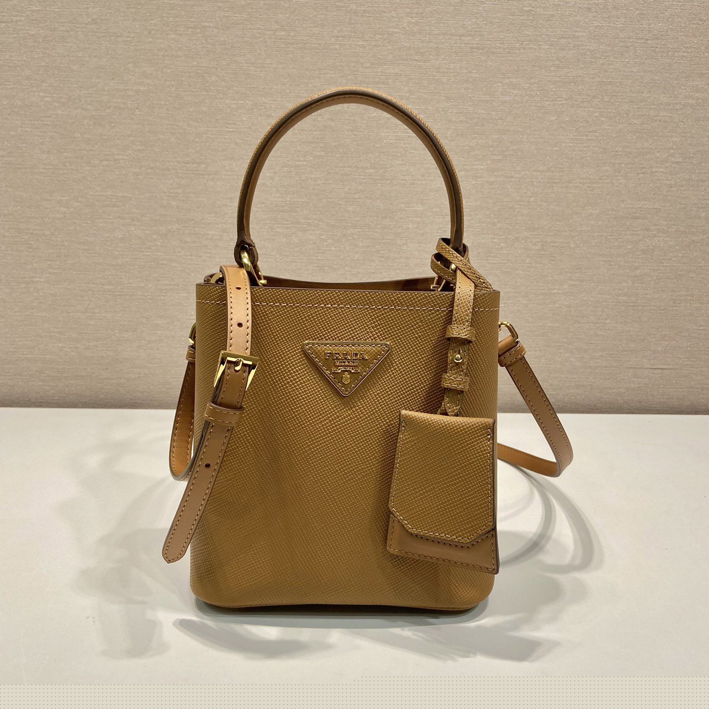 Pra*a top handle bags